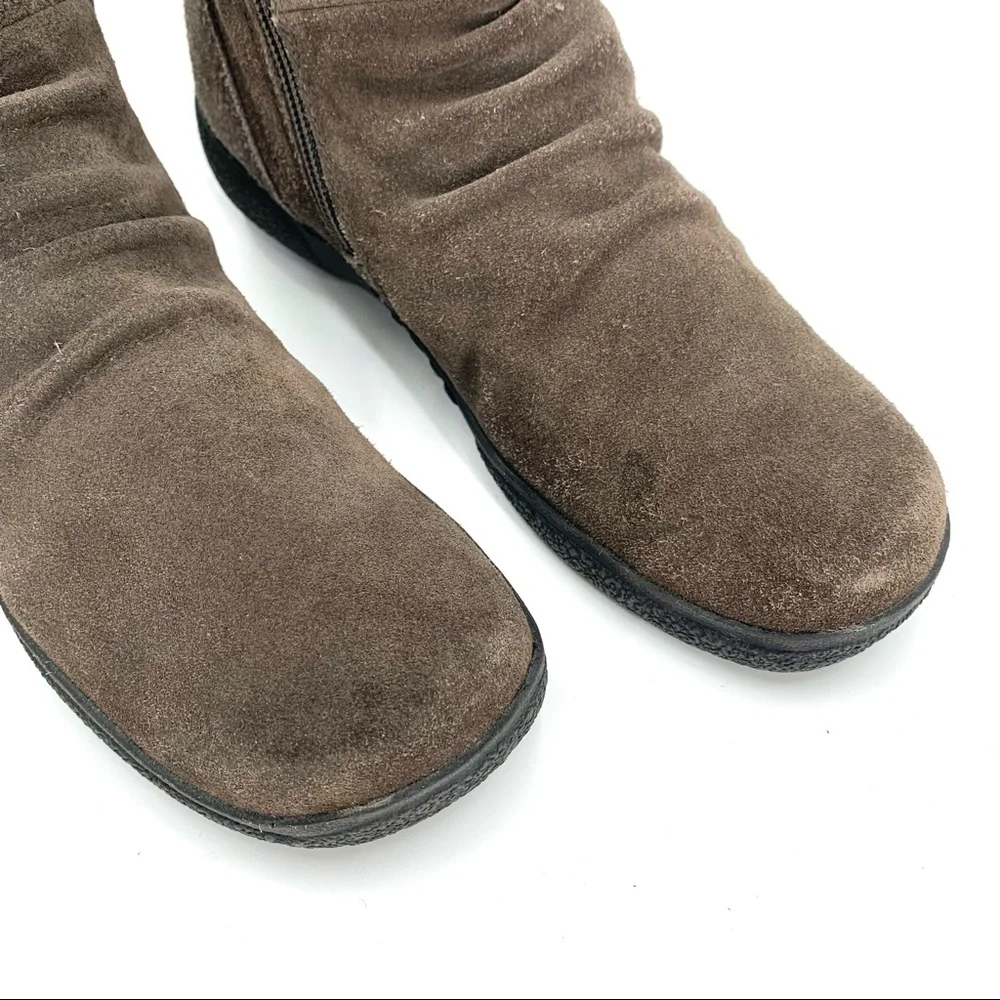 Winter Boots by BareTraps Ellea Suede Leather Winter Boots Size 8 Brown